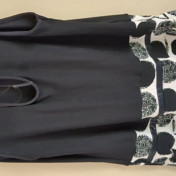 14.5" Pit-to-Pit Black Textured Polka Dot Dress With Pockets - Picture 4 of 9